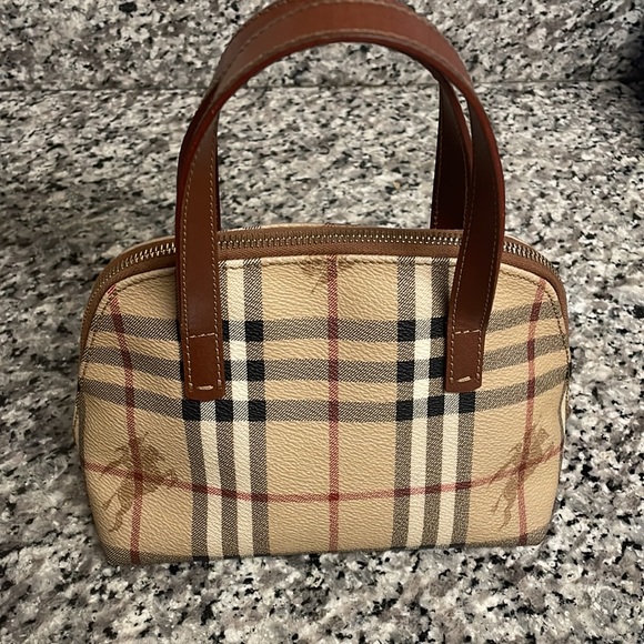 Burberry London - Picture 5 of 11